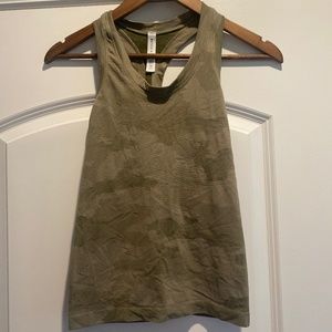 Athleta camo activewear tank